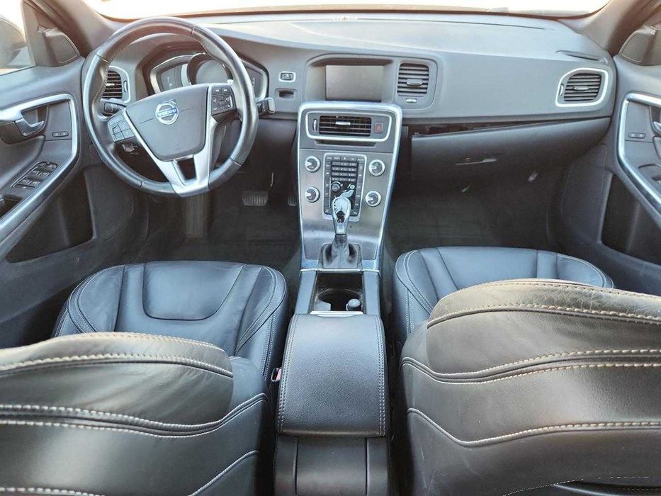 Volvo s60 2015 рік 2.0t