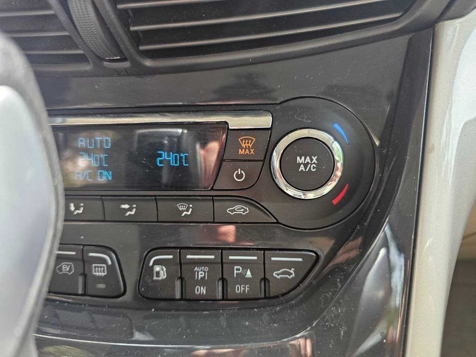 Ford C-Max  2015-Ford-C-Max-PLug-In