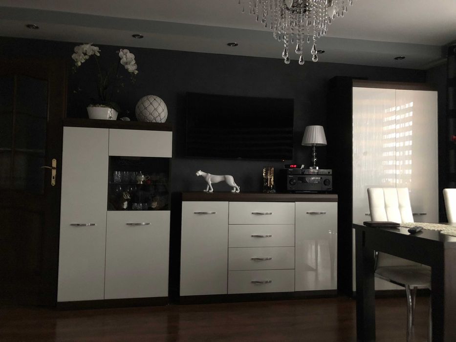 zestaw mebli komoda+szafa+witryna