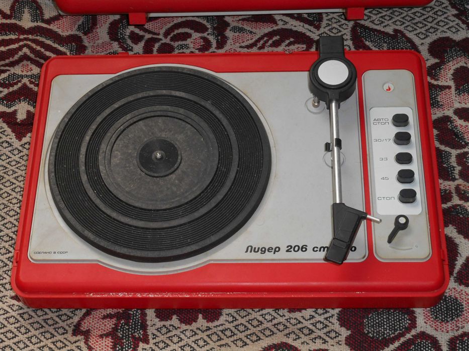 Стереофонический электрофон Лидер-206