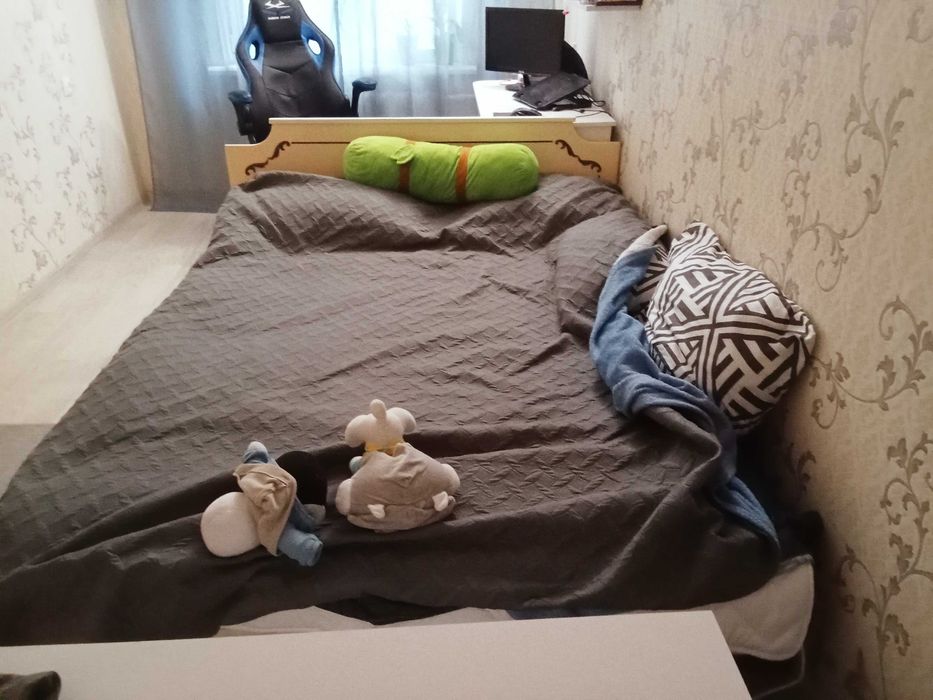 Продам ліжко  в нормальному стані.