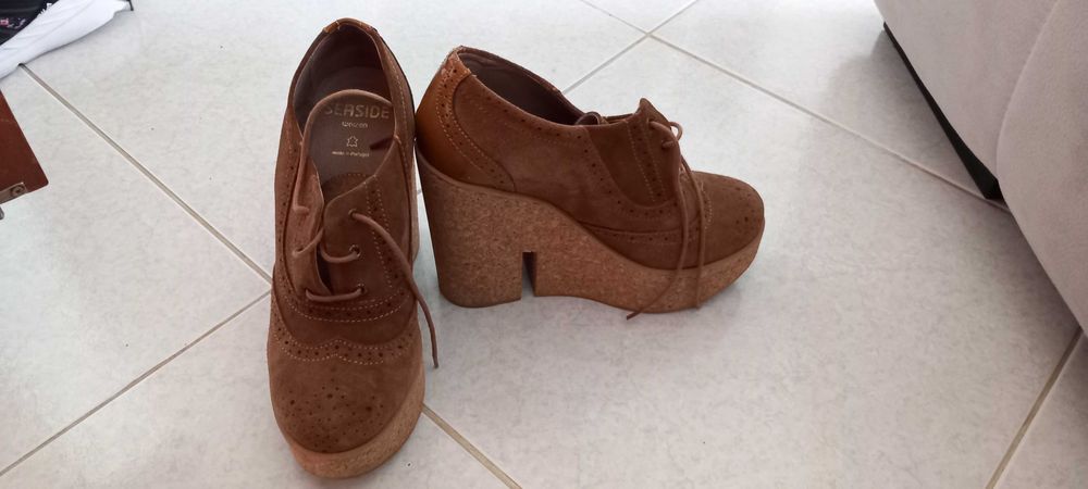 Botas e sandalias  salto alto