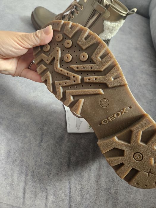 Geox, нові демісезонні, 38 розмір