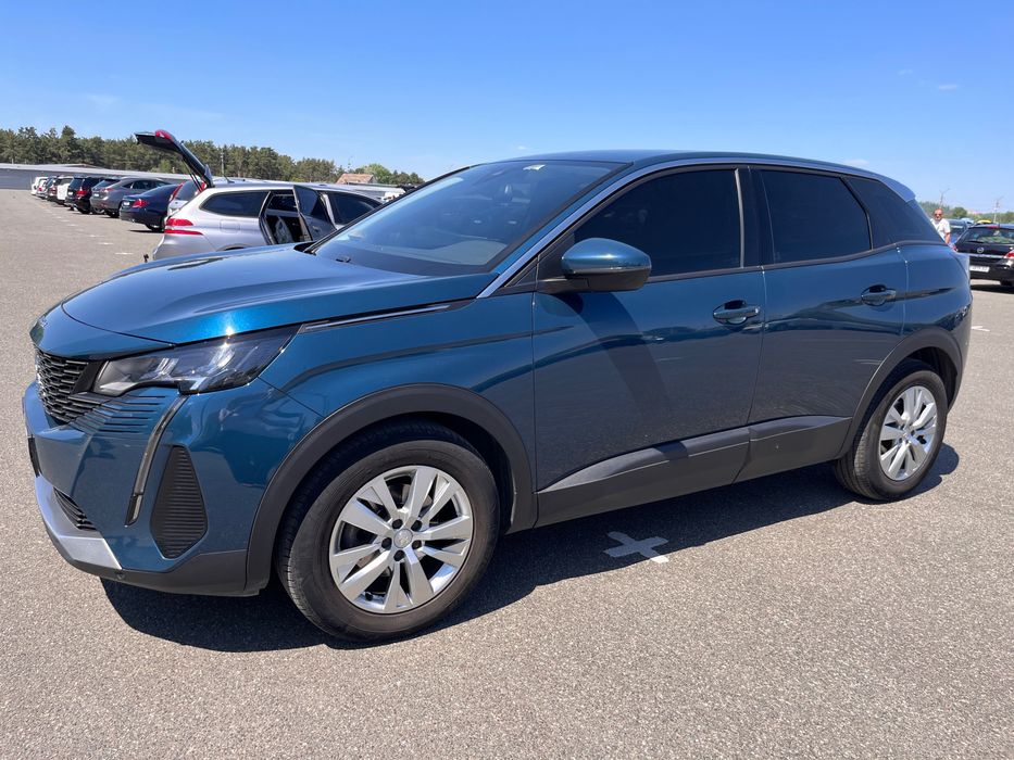 Продаю своє авто Peugeot 3008