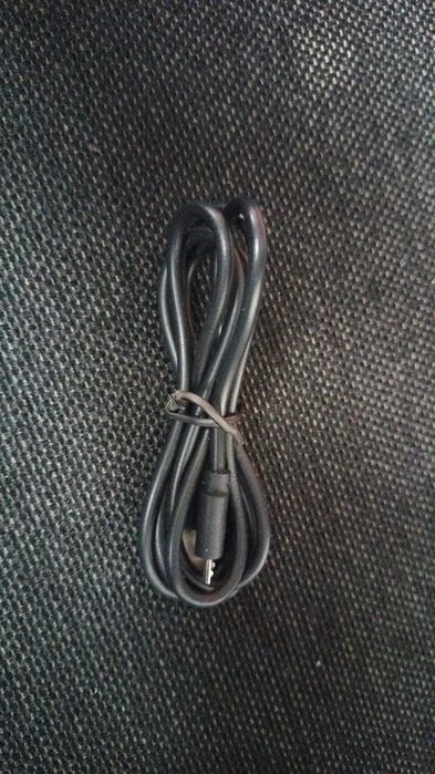Consola retro com conectividade à televisão e com 2 comandos