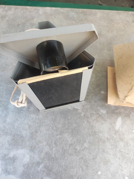 Лабораторний ліхтар для фото червоний