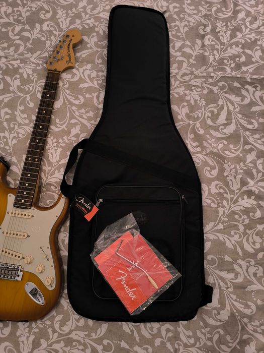 Guitarra elétrica Fender American performer (Stratocaster/made in USA)