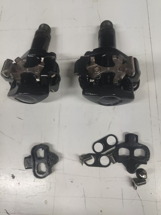 Sapatos Shimano nº42 + pedais