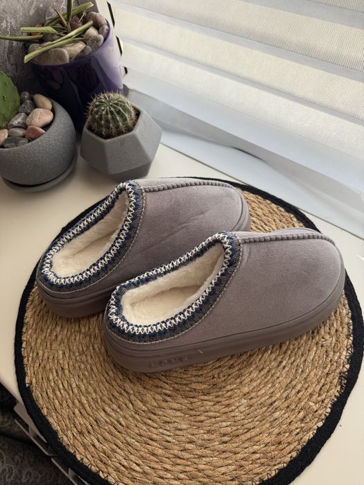 Остані 2пари 36/37 . Ціна вказана за 2 пари Уги тапки вкорочені