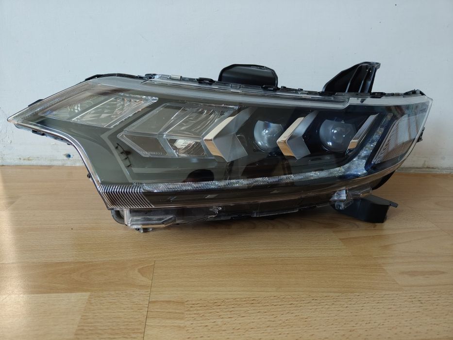 Mitsubishi Outlander 3 lift reflektor lampa lewa full led IDEALNA