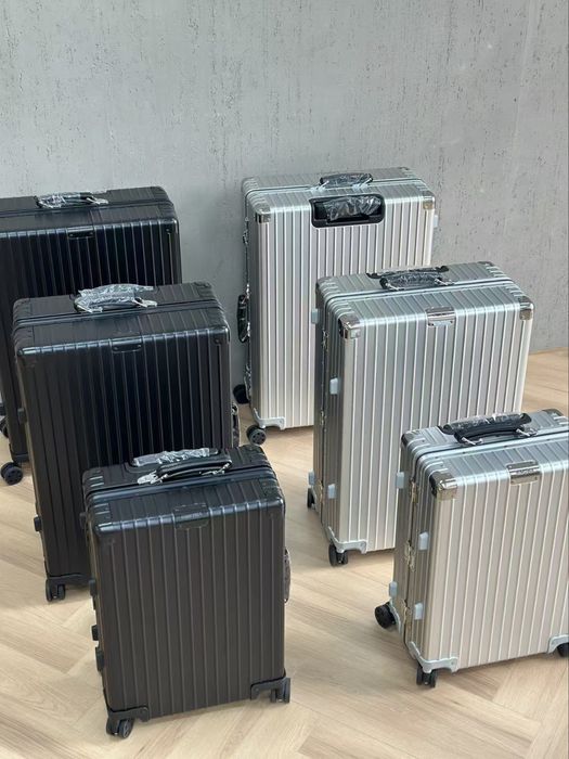 Чемодан Rimowa ручная кладь.Мои живые фото. Купить чемодан римова ручная кладь , средний или большой .