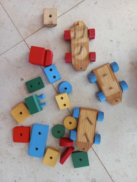Comboio de madeira para os mais pequenos