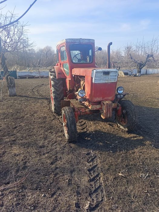 Трактор Т-40 М з плугом