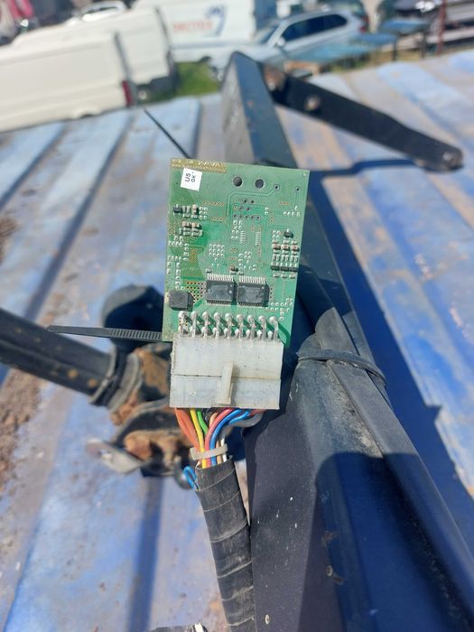 Hak holowniczy z modułem Ford Fiesta Mk7