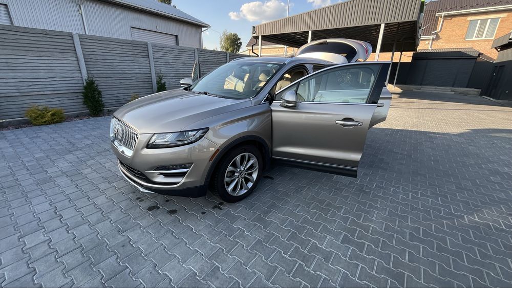 Lincoln MKC 2019 VIN 5LMCJ2C98KUL45197 фото оголошення 7 з 22