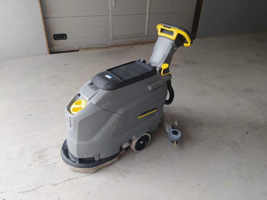 Підлогомийна машина Karcher