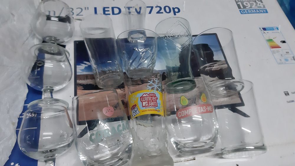 Conjunto de copos variados.
