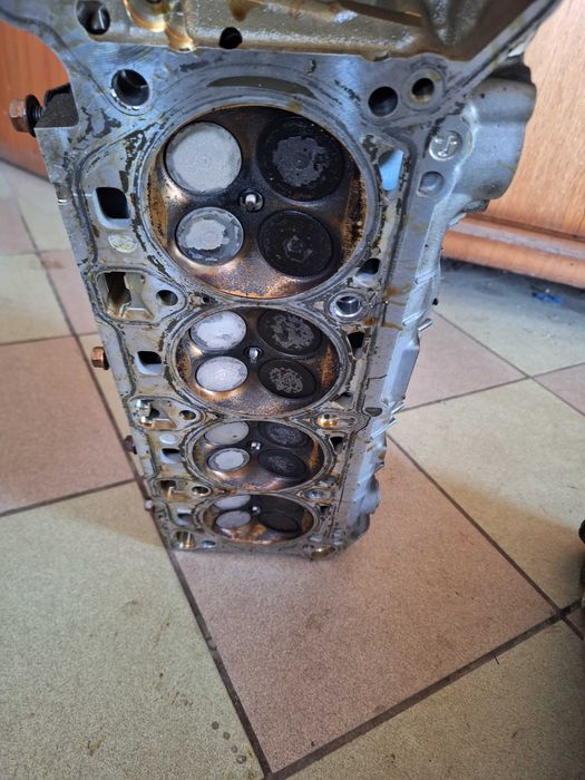 Głowica pokrywa zaworów BMW M3 E923 S65b40a 4.4 V8