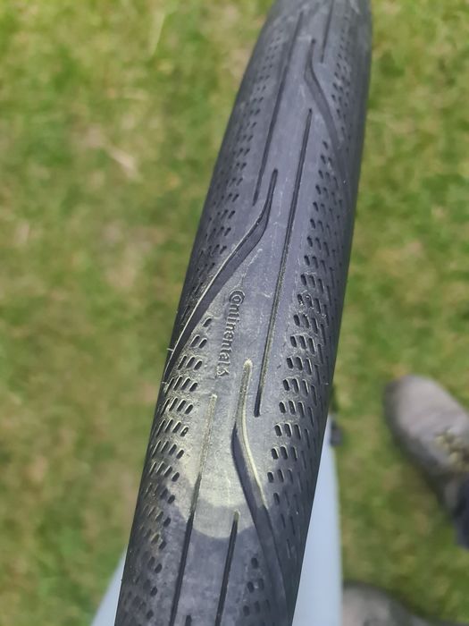 rower elektryczny  Cube Hybrid 800km