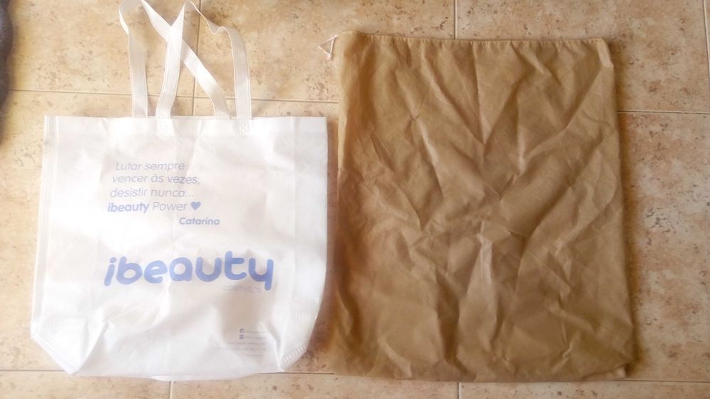 Vários sacos de pano (0,50 cêntimos cada)