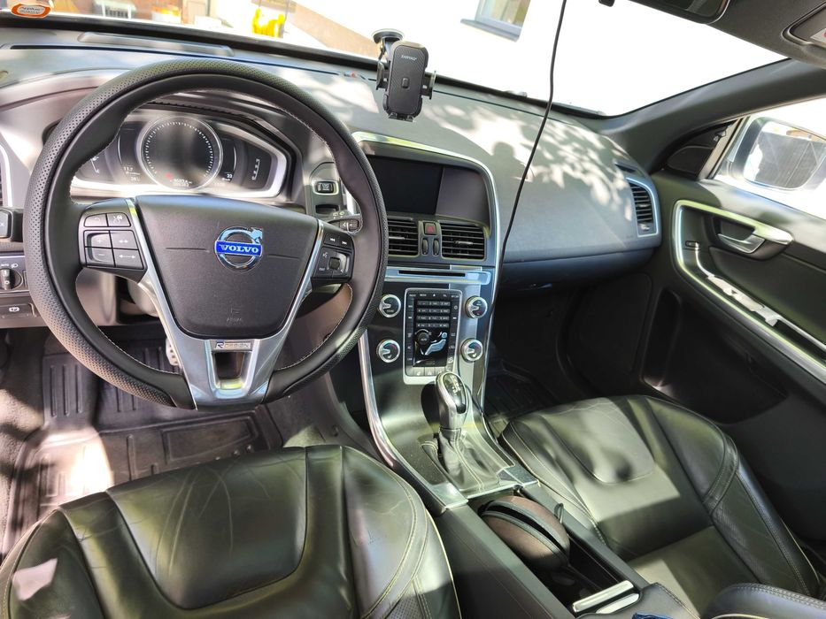 Volvo XC60 2017 2.4 R-Design