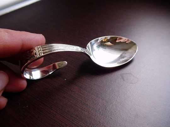 Piękne ozdobne łyżki srebrne England