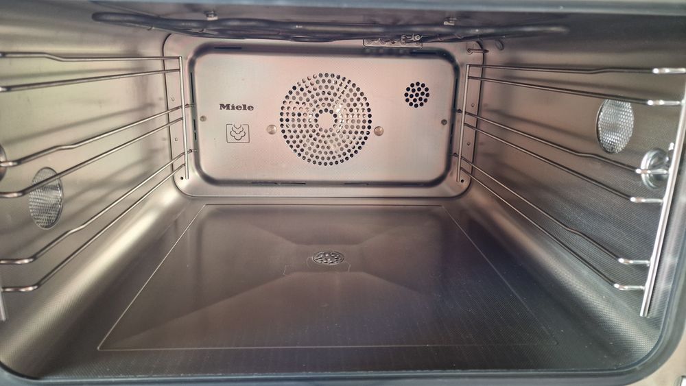 Духовка пароварка, пароконвектомат Miele DGC 6800
