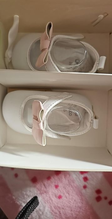 Sapatos recém nascidos chico novos