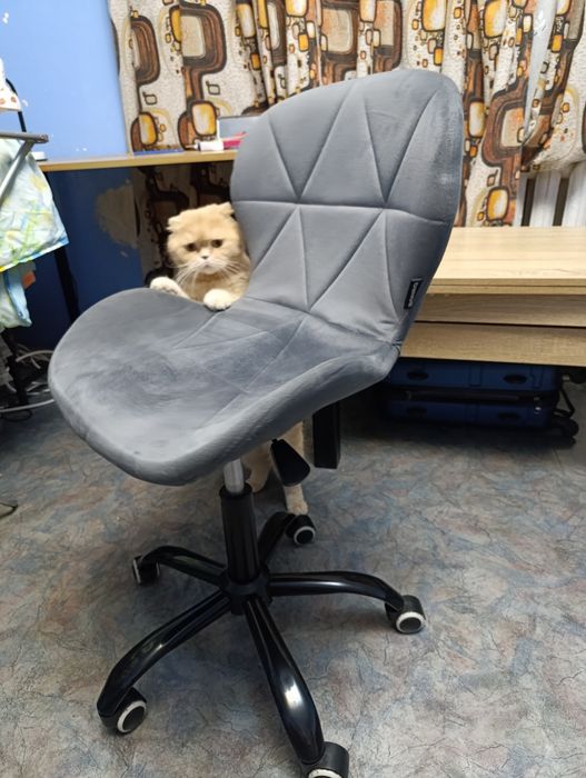 Продам офисное кресло