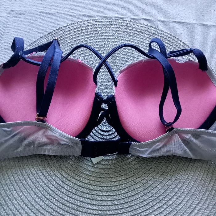 Biustonosz push up, koronkowy Victoria's Secret PINK  80D