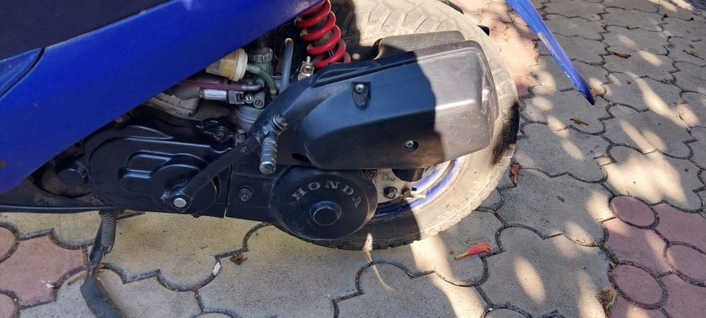 Продам скутер хонда дио 27 в хорошем состояние