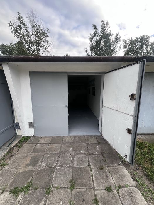 Sprzedam garaż Milowice