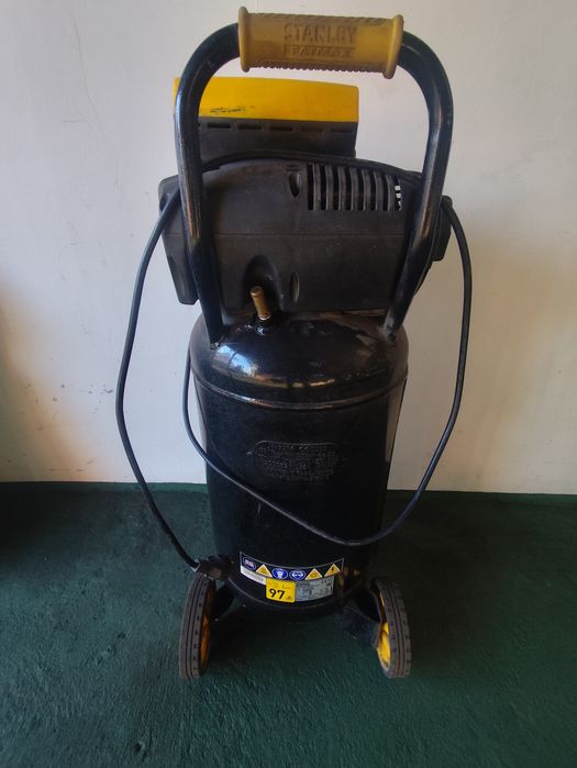 Kompresor pionowy Stanley FatMax 50L