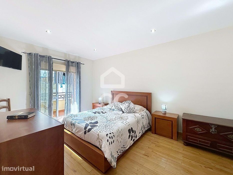 Apartamento T3 Moderno com Open Space, 3 Varandas e Suite
