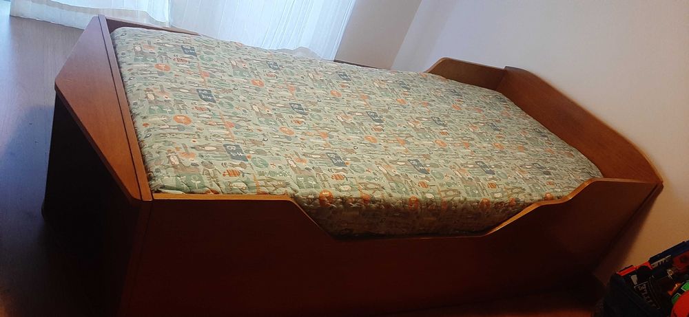 Cama solteiro  pinho