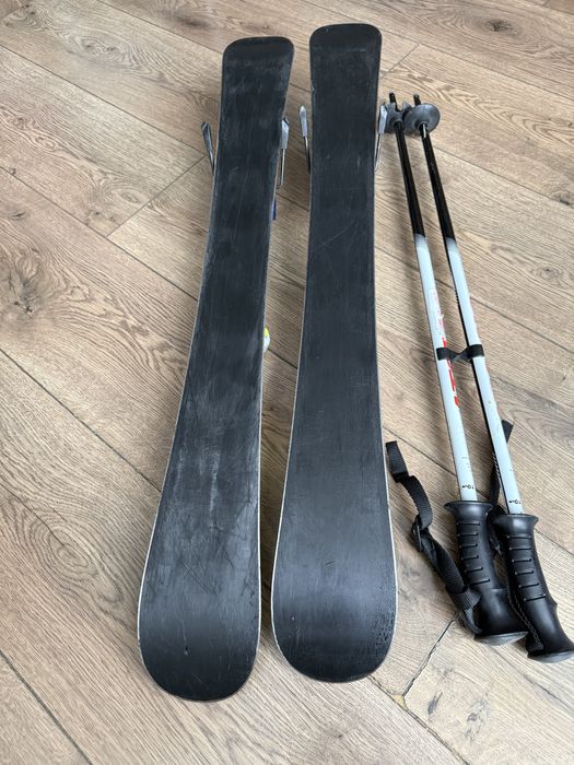 Детские лижи ROSSIGNOL 80 с креплениями, с палками и ботинками