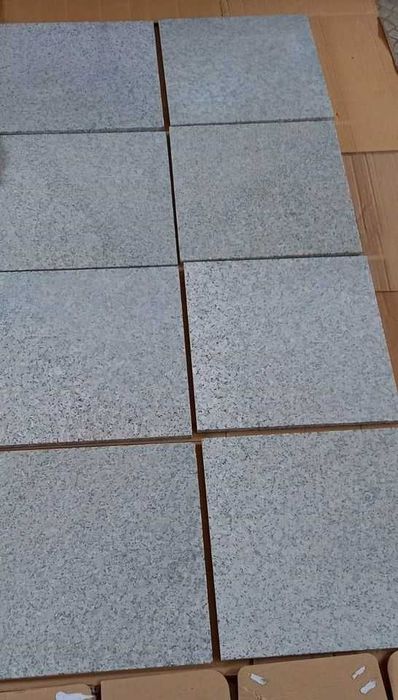 20 Azulejos de Ladrilho em Granito (Não Polido) - NOVOS