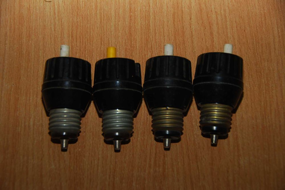 stary zabytkowy wyłącznik wkretkowy bezpiecznik automatyczny 6,3A