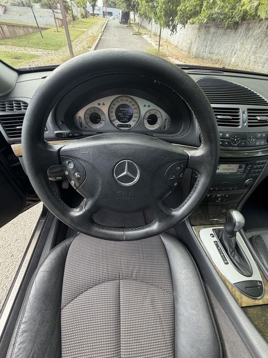 Mercedes-benz E220 cdi