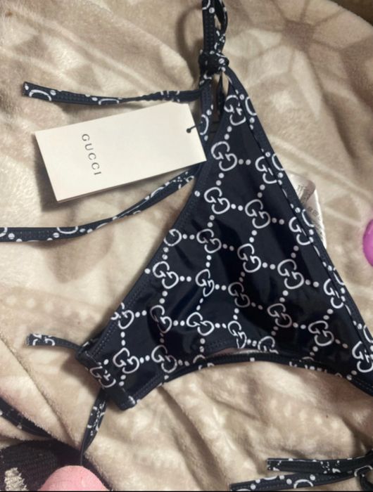 Nowy dwuczesciowy stroj Gucci