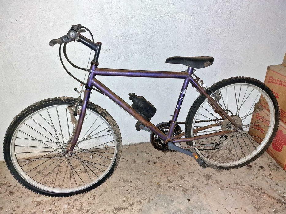 Bicicleta BTT de adulto para restauro
