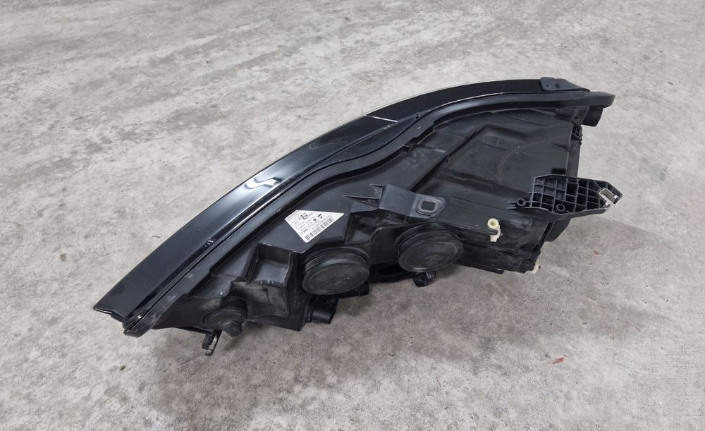 Farol Bi-Xénon Direito Audi A6