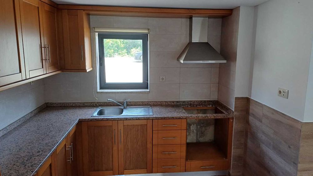 Arrenda-se apartamento T1 em São Roque