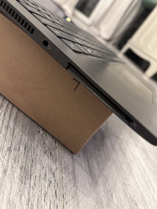 Laptop Dell Latitude 7420 i5-1135G7 16GB RAM SSD 13"