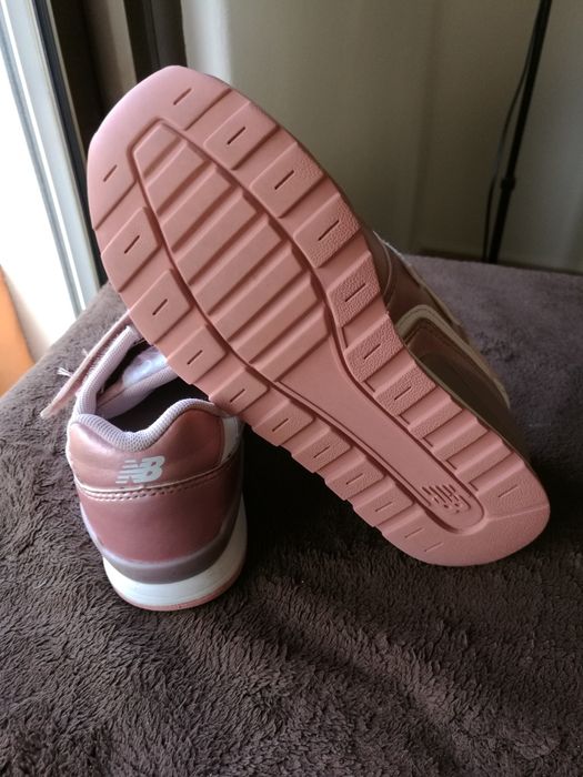 Tênis NEW BALANCE e Heelys 35