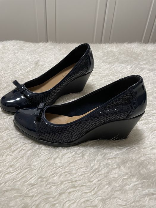 Półbuty na koturnie Lasocki