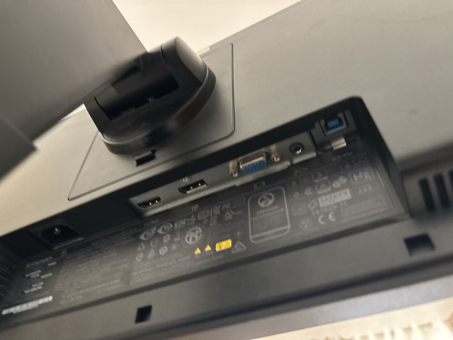 Monitor Lenovo ThinkVision 23” Full HD – T2324p