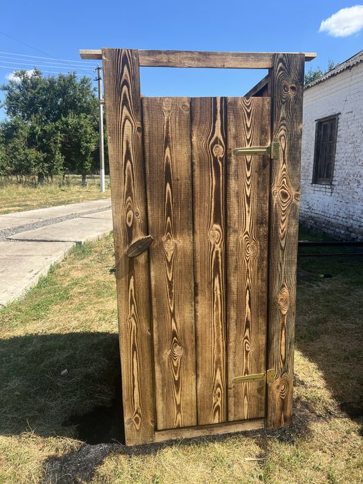 Туалет з дерева