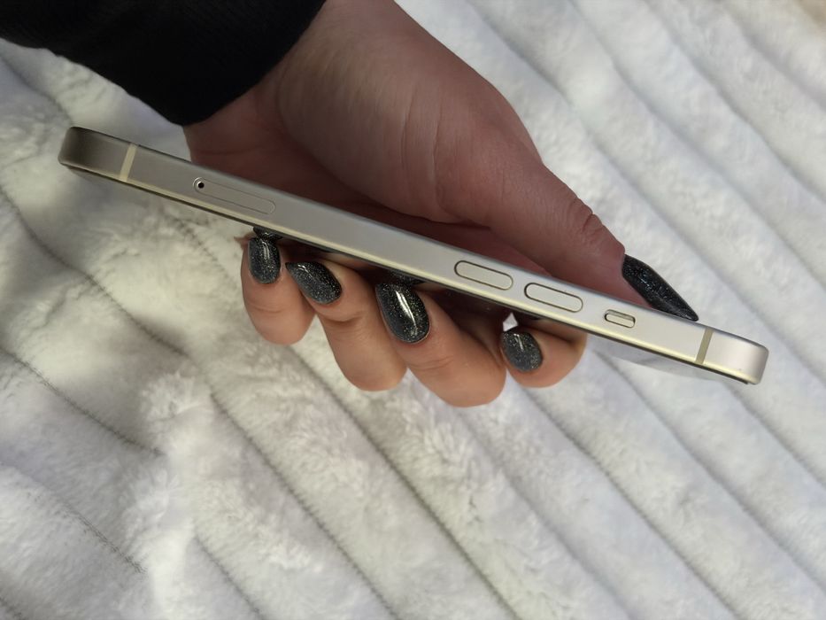 Iphone 15 Gold/Yellow