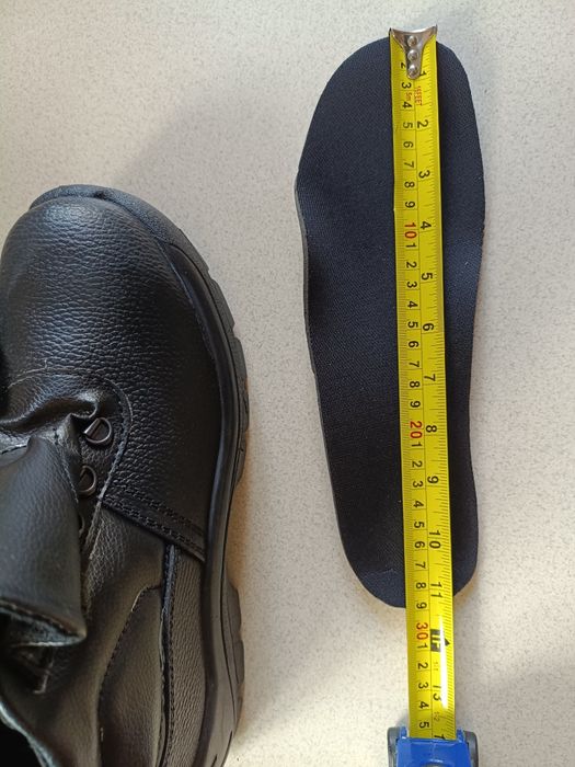Спецвзутя 44р. ..